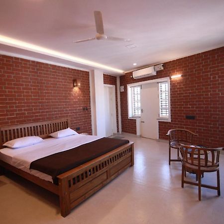 Wanders In Travel Company Hotel Madikeri Luaran gambar