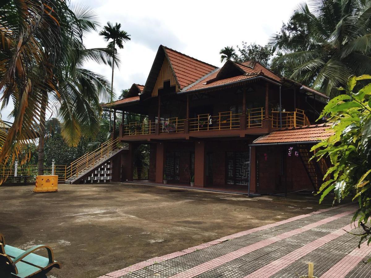 Wanders In Travel Company Hotel Madikeri Luaran gambar