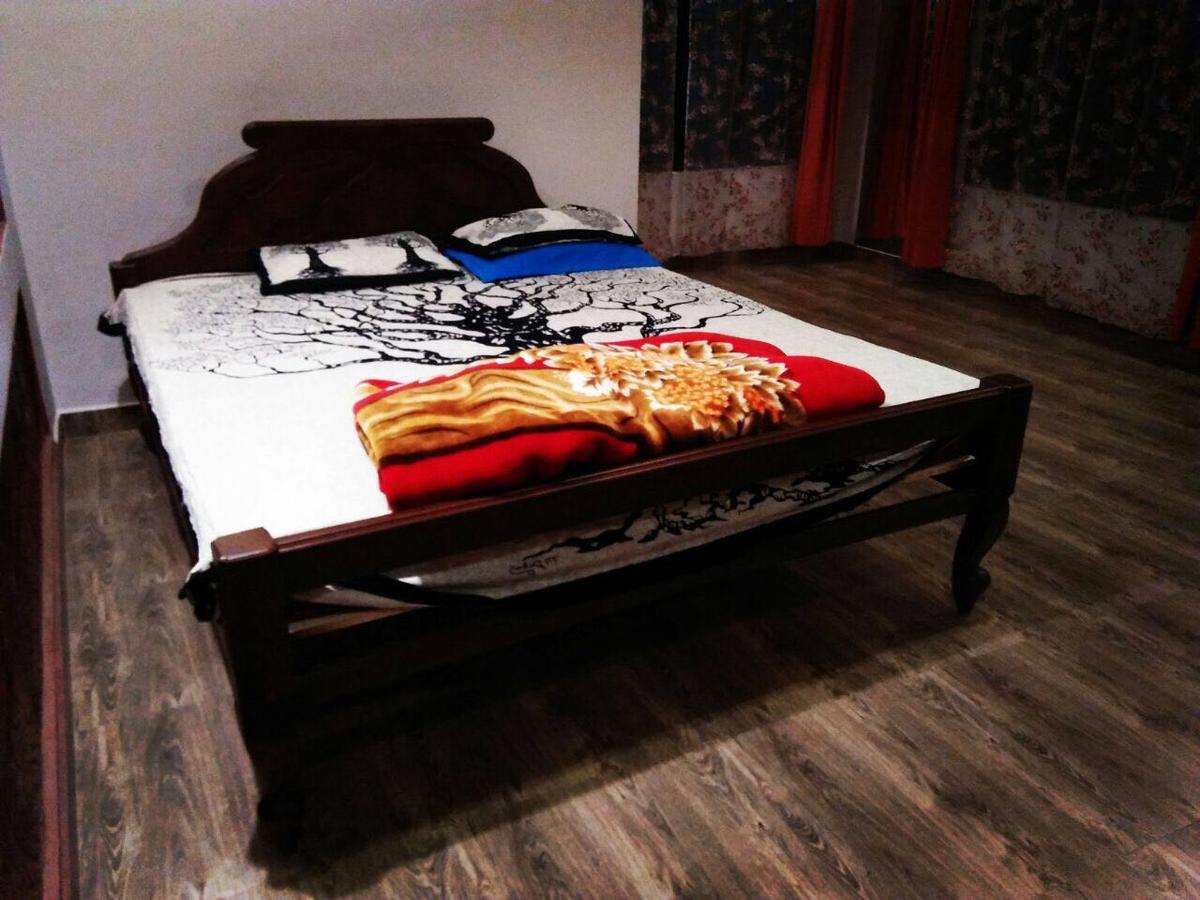 Wanders In Travel Company Hotel Madikeri Luaran gambar