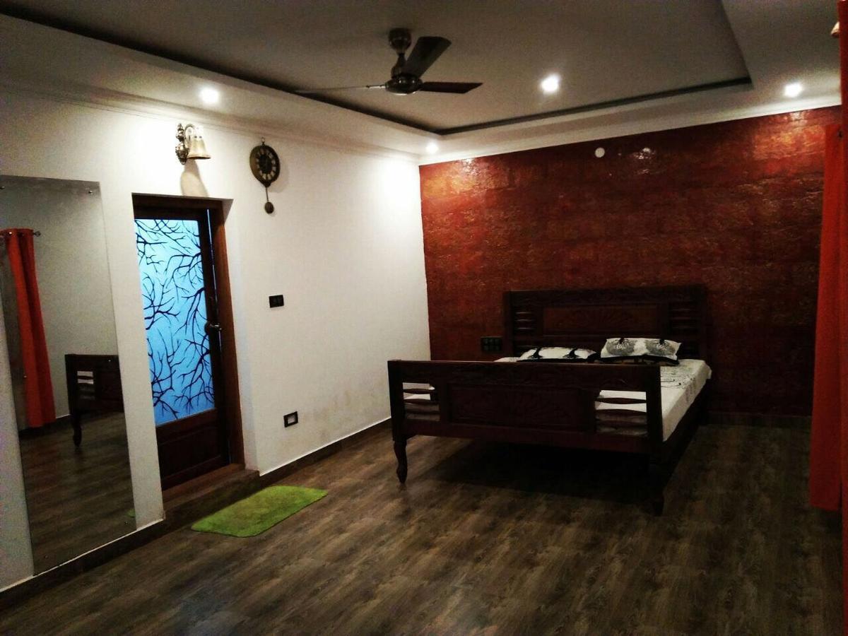 Wanders In Travel Company Hotel Madikeri Luaran gambar