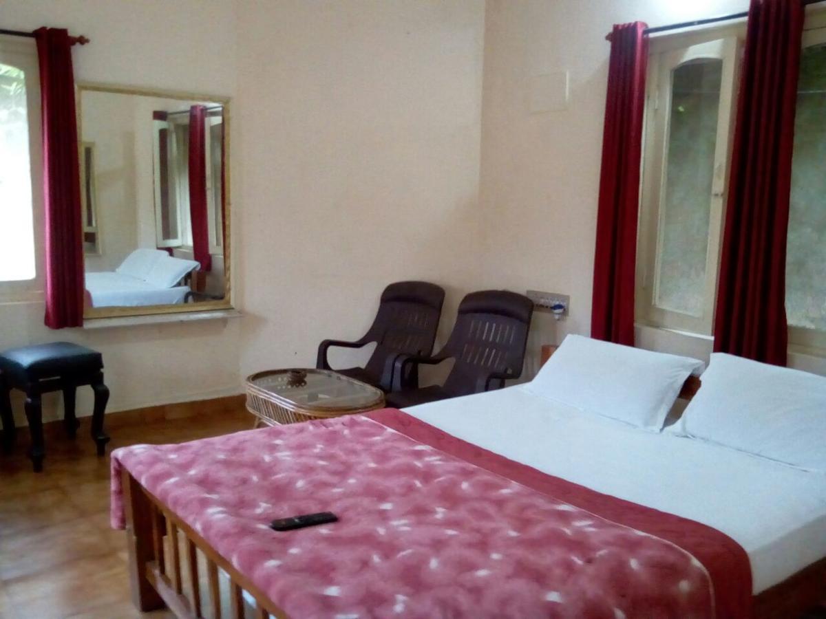Wanders In Travel Company Hotel Madikeri Luaran gambar