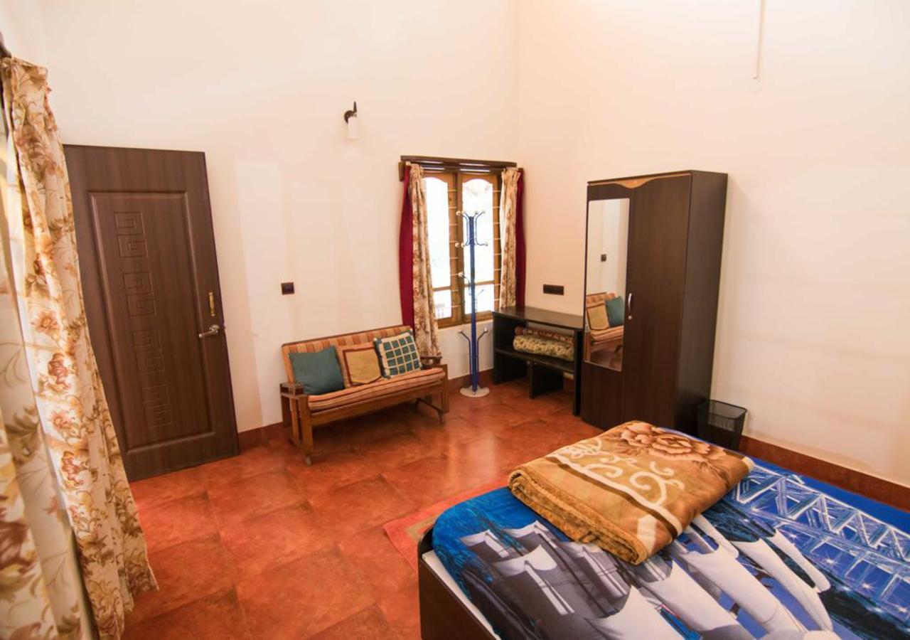 Wanders In Travel Company Hotel Madikeri Luaran gambar
